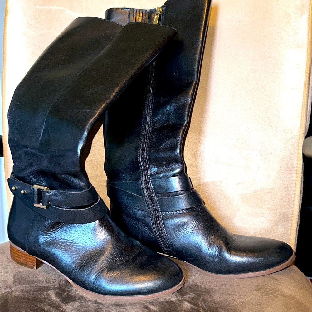 Louise et Cie women’s knee high leather black boots w/gold tone accents size 7.5